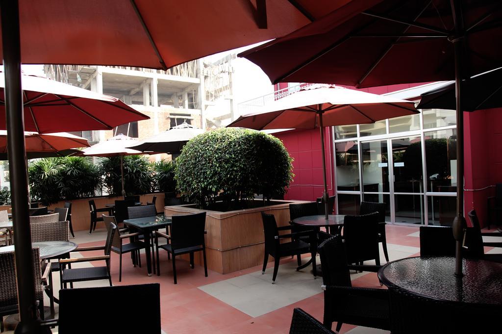 Hotel Swiss Garden Dhaka Bagian luar foto