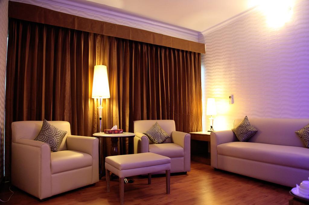 Hotel Swiss Garden Dhaka Bagian luar foto