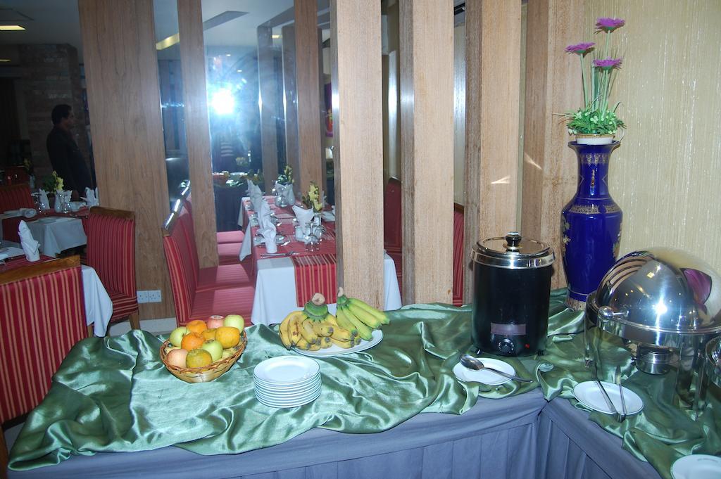 Hotel Swiss Garden Dhaka Bagian luar foto